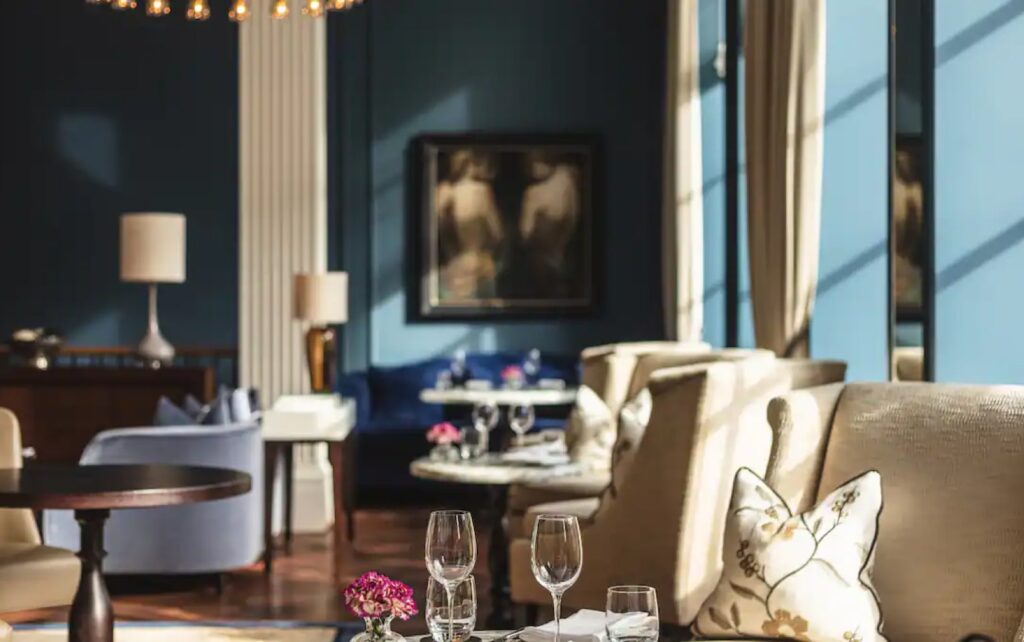 peacock-alley-dining-page-min