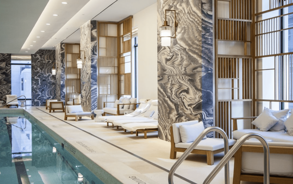 swimmingpool_theplaza-newyork-min